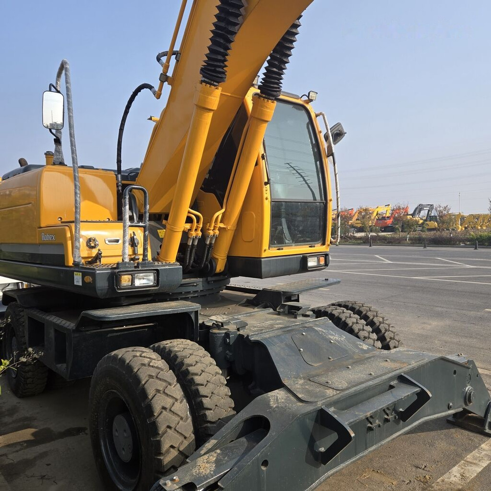 Hyundai R210W-9 - Bager na kotačima: slika Hyundai R210W-9 - Bager na kotačima Hyundai R210W-9 - Bager na kotačima: slika Hyundai R210W-9 - Bager na kotačima