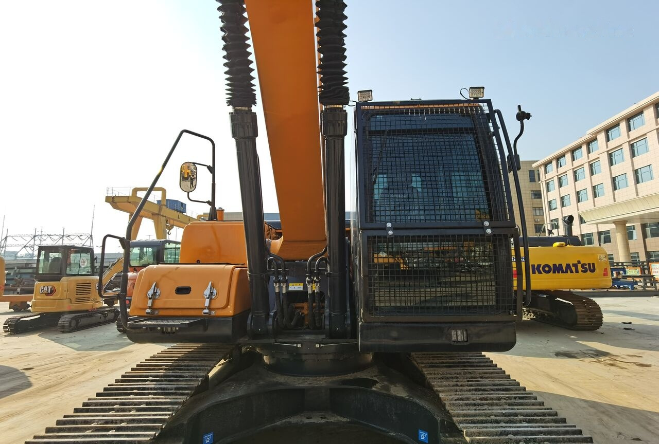 Hyundai R220LC-9S - Bager gusjeničar: slika Hyundai R220LC-9S - Bager gusjeničar Hyundai R220LC-9S - Bager gusjeničar: slika Hyundai R220LC-9S - Bager gusjeničar