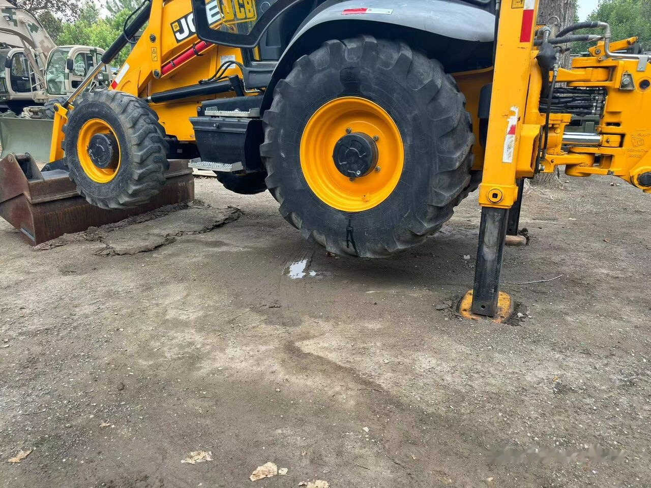 JCB 3CX Telescopic Arm Plus Four in One Bucket - Rovokopač-utovarivač: slika JCB 3CX Telescopic Arm Plus Four in One Bucket - Rovokopač-utovarivač JCB 3CX Telescopic Arm Plus Four in One Bucket - Rovokopač-utovarivač: slika JCB 3CX Telescopic Arm Plus Four in One Bucket - Rovokopač-utovarivač