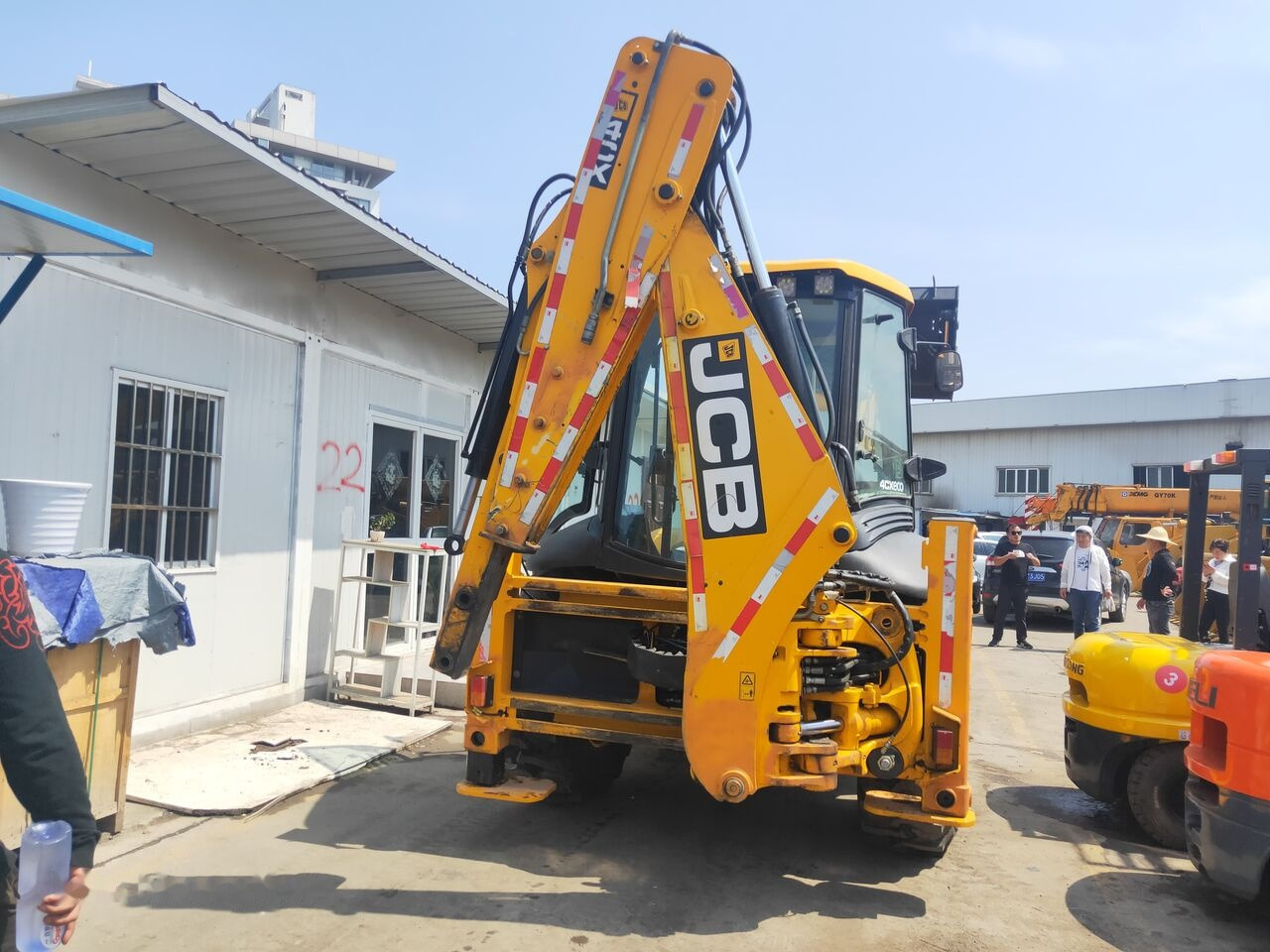 JCB 4CX - Rovokopač-utovarivač: slika JCB 4CX - Rovokopač-utovarivač JCB 4CX - Rovokopač-utovarivač: slika JCB 4CX - Rovokopač-utovarivač