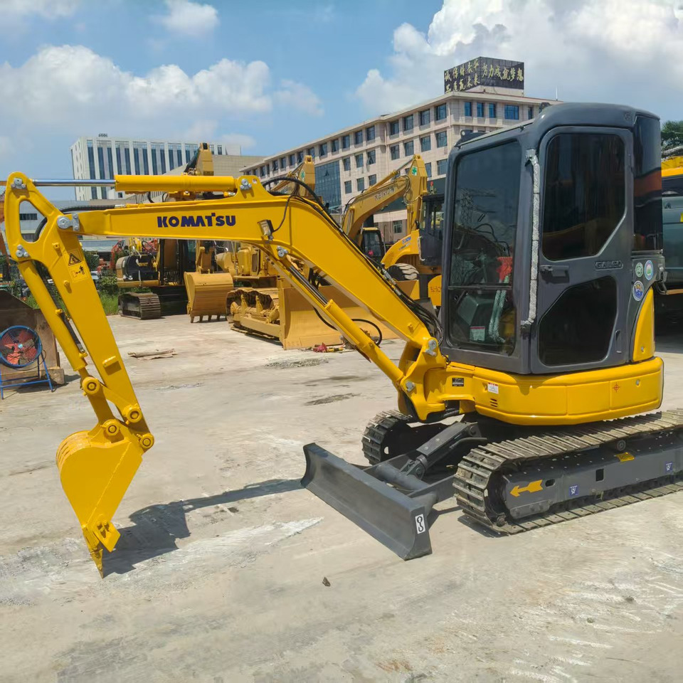 KOMATSU PC30 - Mini bager: slika KOMATSU PC30 - Mini bager KOMATSU PC30 - Mini bager: slika KOMATSU PC30 - Mini bager