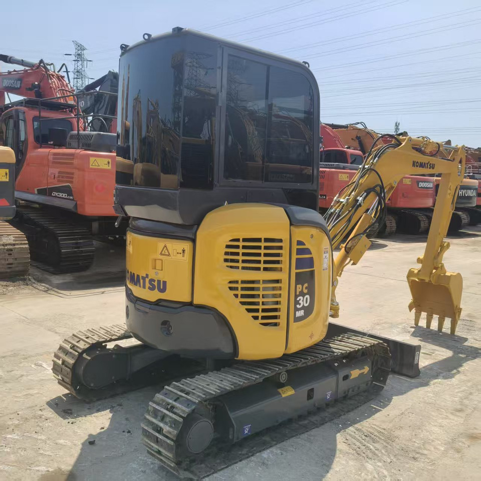 KOMATSU PC30 - Mini bager: slika KOMATSU PC30 - Mini bager KOMATSU PC30 - Mini bager: slika KOMATSU PC30 - Mini bager