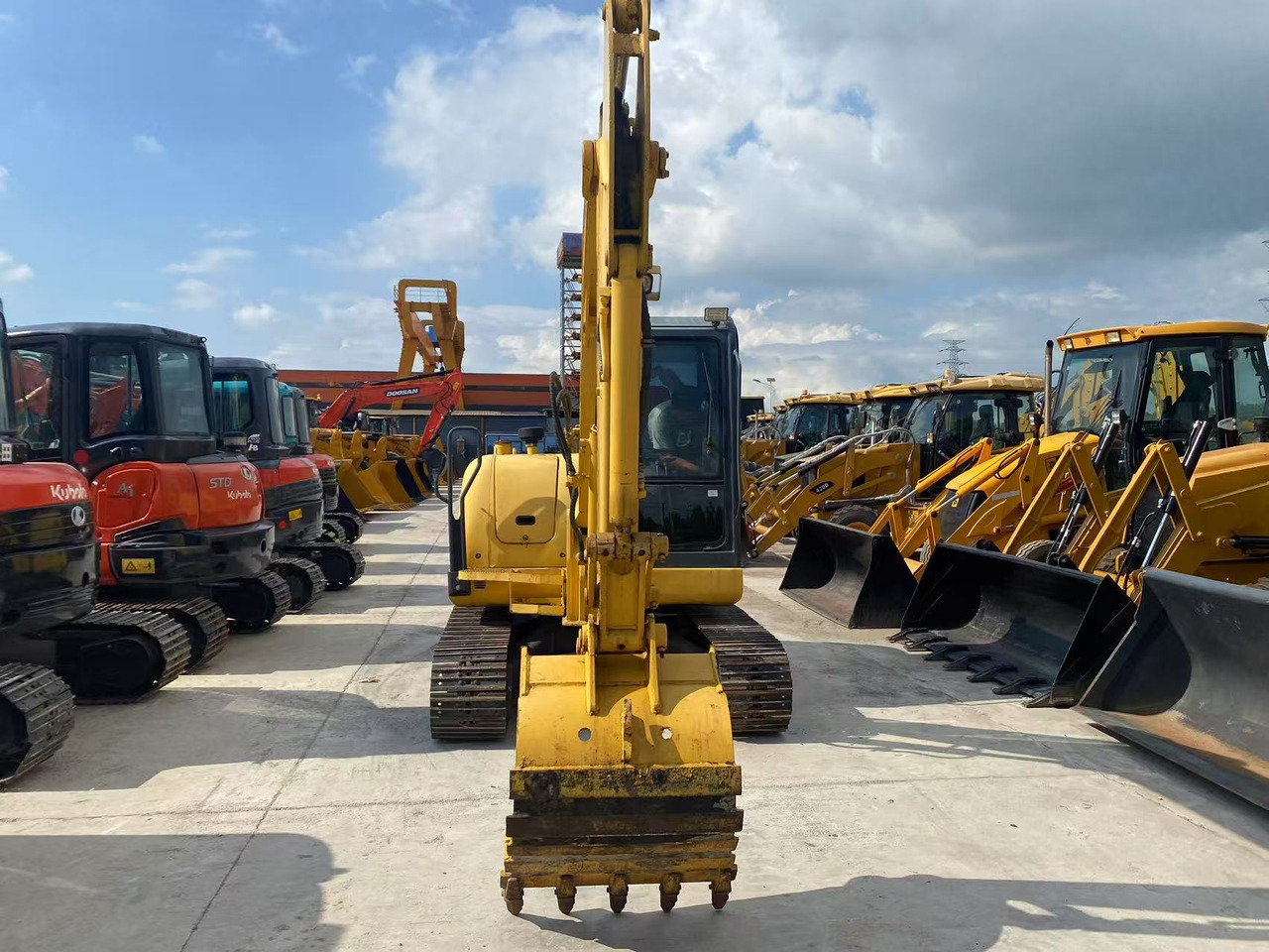 KOMATSU PC56-7 - Mini bager: slika KOMATSU PC56-7 - Mini bager KOMATSU PC56-7 - Mini bager: slika KOMATSU PC56-7 - Mini bager