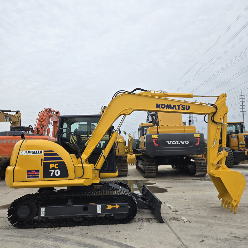 KOMATSU PC70-8 - Mini bager: slika KOMATSU PC70-8 - Mini bager KOMATSU PC70-8 - Mini bager: slika KOMATSU PC70-8 - Mini bager