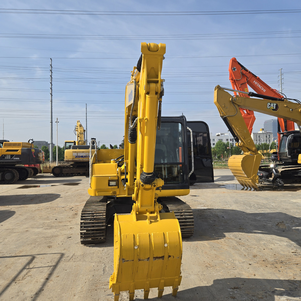 KOMATSU PC70-8 - Mini bager: slika KOMATSU PC70-8 - Mini bager KOMATSU PC70-8 - Mini bager: slika KOMATSU PC70-8 - Mini bager