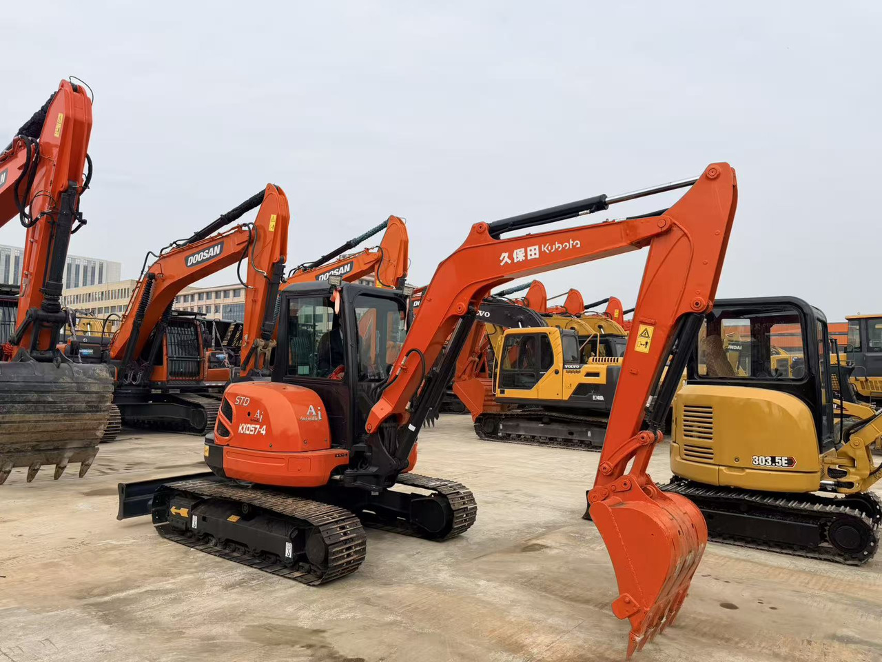 KUBOTA KX057-4 - Mini bager: slika KUBOTA KX057-4 - Mini bager KUBOTA KX057-4 - Mini bager: slika KUBOTA KX057-4 - Mini bager
