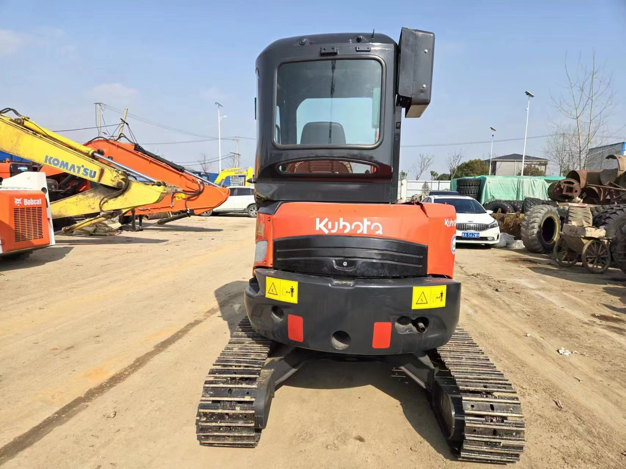 KUBOTA U35 - Mini bager: slika KUBOTA U35 - Mini bager KUBOTA U35 - Mini bager: slika KUBOTA U35 - Mini bager