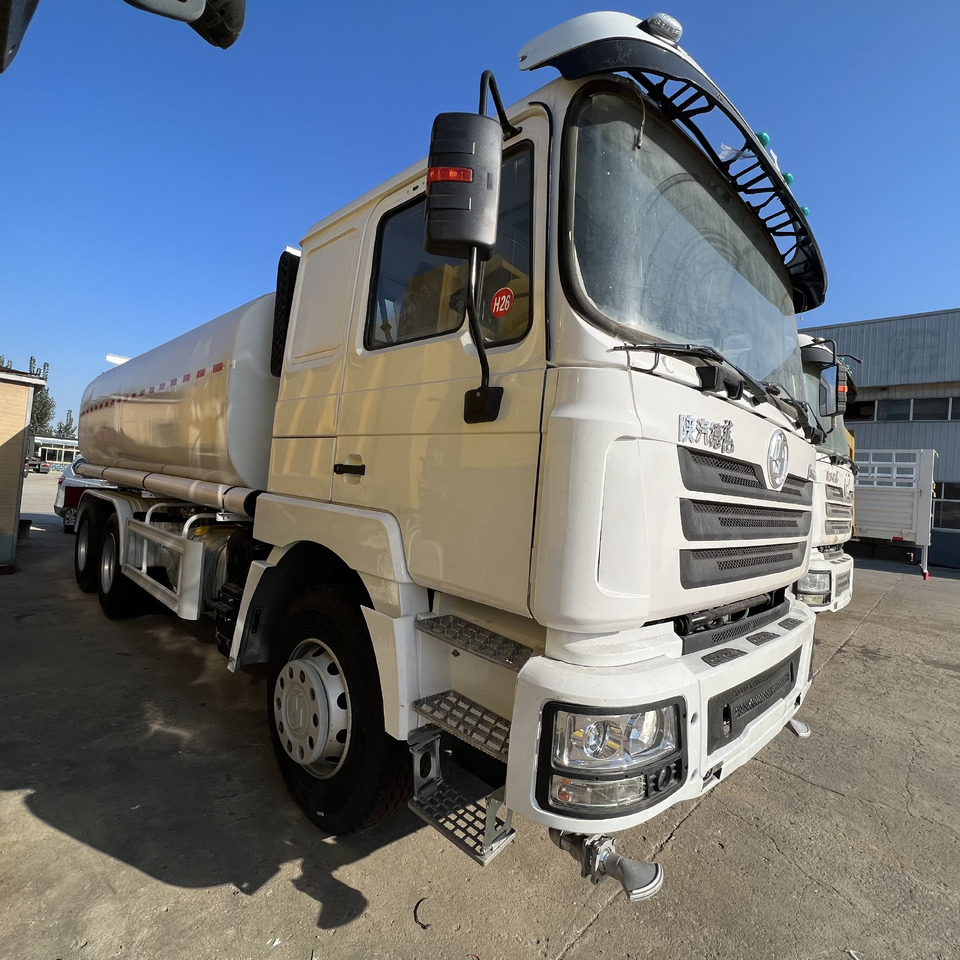 SHACMAN F3000 Water Truck - Kamion: slika SHACMAN F3000 Water Truck - Kamion SHACMAN F3000 Water Truck - Kamion: slika SHACMAN F3000 Water Truck - Kamion
