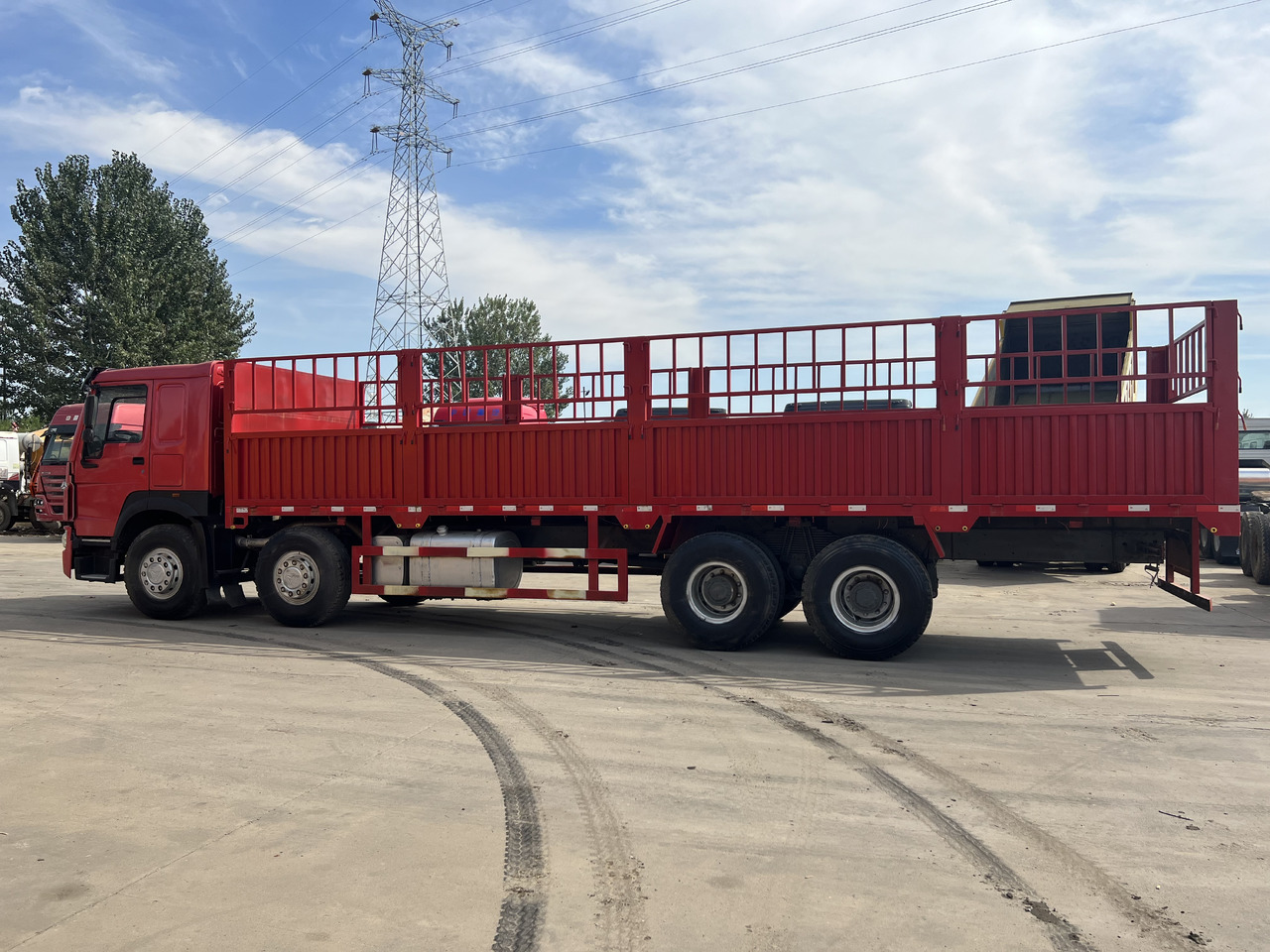SINOTRUK HOWO 8*4 Fence Truck - Kamion: slika SINOTRUK HOWO 8*4 Fence Truck - Kamion SINOTRUK HOWO 8*4 Fence Truck - Kamion: slika SINOTRUK HOWO 8*4 Fence Truck - Kamion