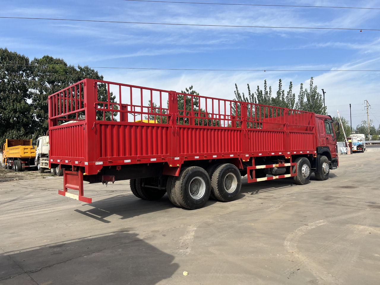 SINOTRUK HOWO 8*4 Fence Truck - Kamion: slika SINOTRUK HOWO 8*4 Fence Truck - Kamion SINOTRUK HOWO 8*4 Fence Truck - Kamion: slika SINOTRUK HOWO 8*4 Fence Truck - Kamion