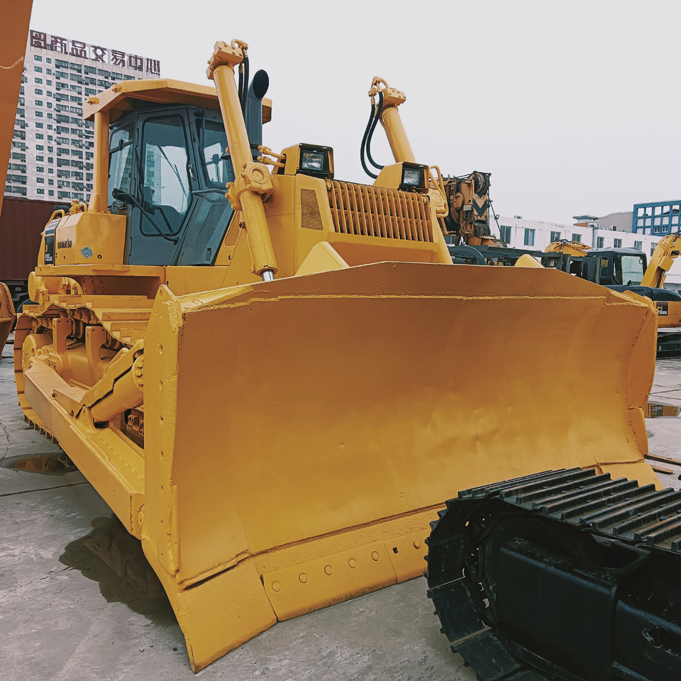 Komatsu D155A-5 - Buldožer: slika Komatsu D155A-5 - Buldožer Komatsu D155A-5 - Buldožer: slika Komatsu D155A-5 - Buldožer