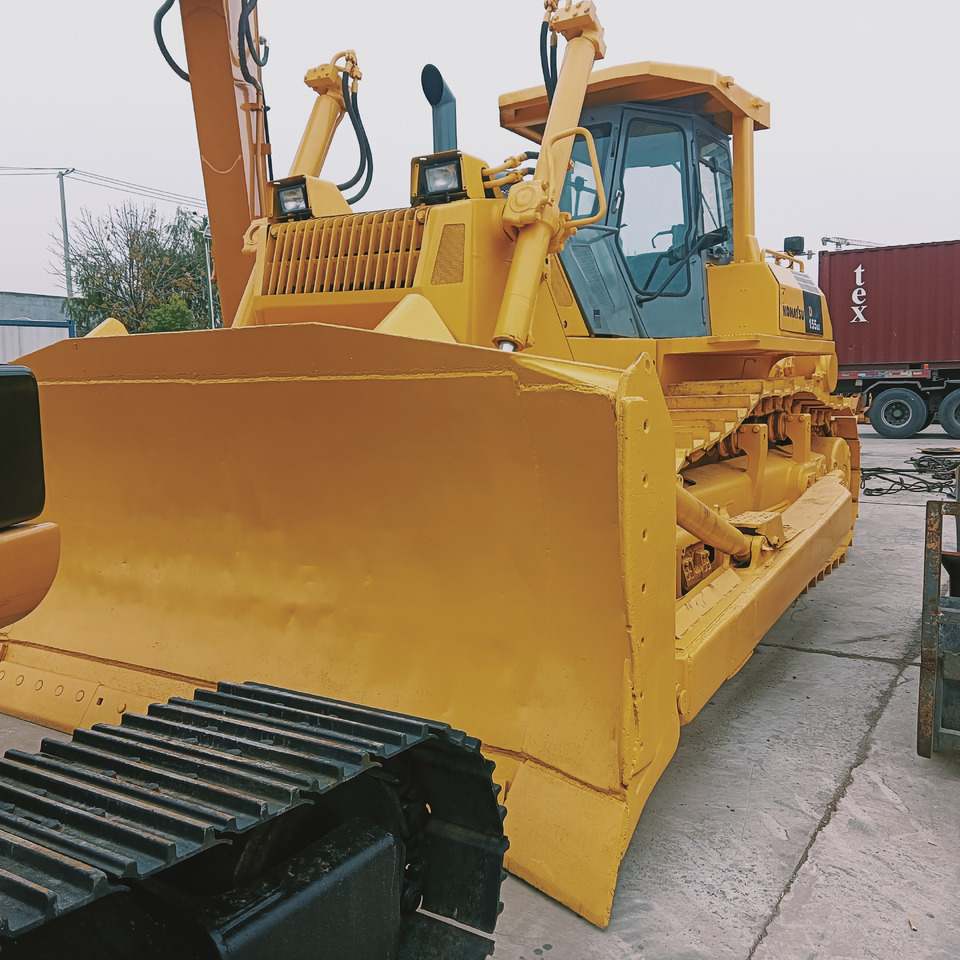 Komatsu D155A-5 - Buldožer: slika Komatsu D155A-5 - Buldožer Komatsu D155A-5 - Buldožer: slika Komatsu D155A-5 - Buldožer