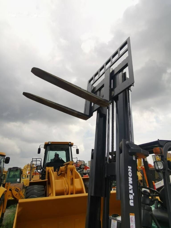 Komatsu FD50-7 - Diesel viličar: slika Komatsu FD50-7 - Diesel viličar Komatsu FD50-7 - Diesel viličar: slika Komatsu FD50-7 - Diesel viličar