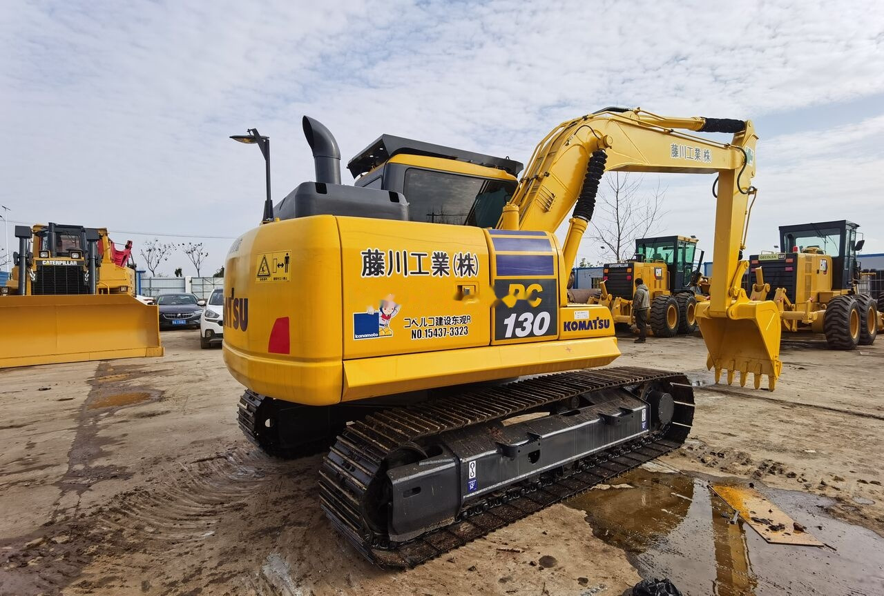 Komatsu PC130 - Bager gusjeničar: slika Komatsu PC130 - Bager gusjeničar Komatsu PC130 - Bager gusjeničar: slika Komatsu PC130 - Bager gusjeničar