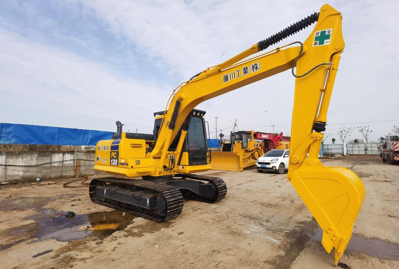 Komatsu PC130 - Bager gusjeničar: slika Komatsu PC130 - Bager gusjeničar Komatsu PC130 - Bager gusjeničar: slika Komatsu PC130 - Bager gusjeničar