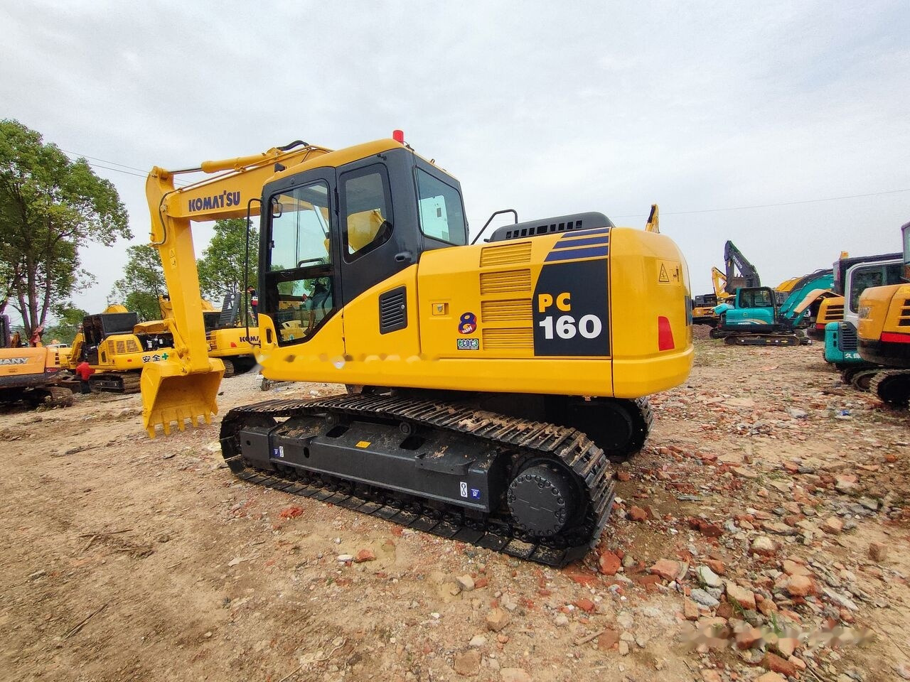 Komatsu PC160LC-7 - Bager gusjeničar: slika Komatsu PC160LC-7 - Bager gusjeničar Komatsu PC160LC-7 - Bager gusjeničar: slika Komatsu PC160LC-7 - Bager gusjeničar