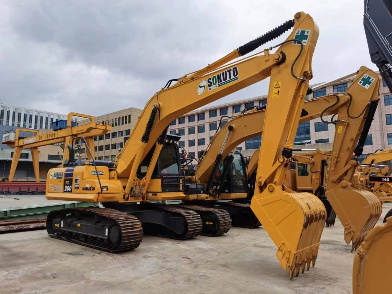 Komatsu PC200-8 - Bager gusjeničar: slika Komatsu PC200-8 - Bager gusjeničar Komatsu PC200-8 - Bager gusjeničar: slika Komatsu PC200-8 - Bager gusjeničar