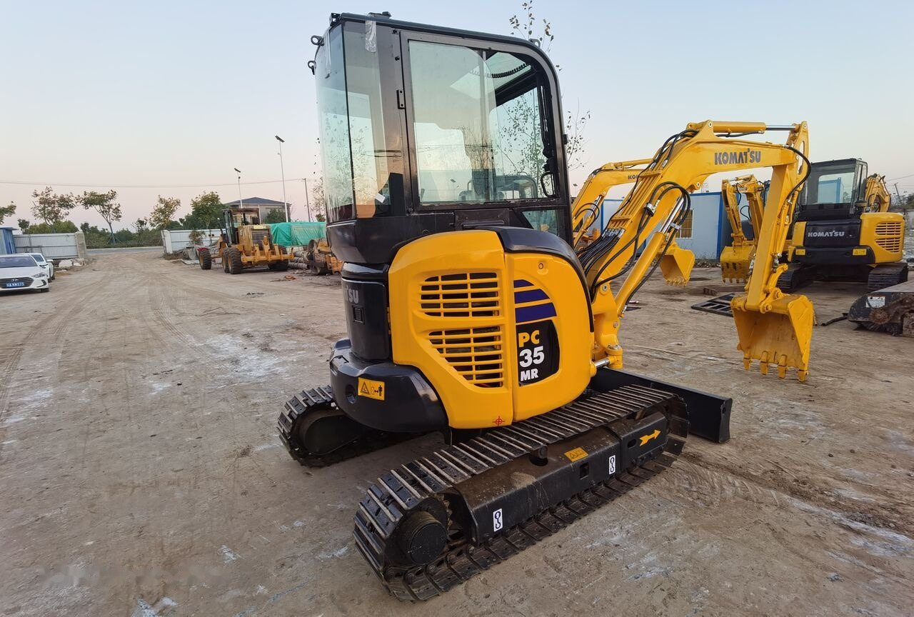 Komatsu PC35 - Mini bager: slika Komatsu PC35 - Mini bager Komatsu PC35 - Mini bager: slika Komatsu PC35 - Mini bager