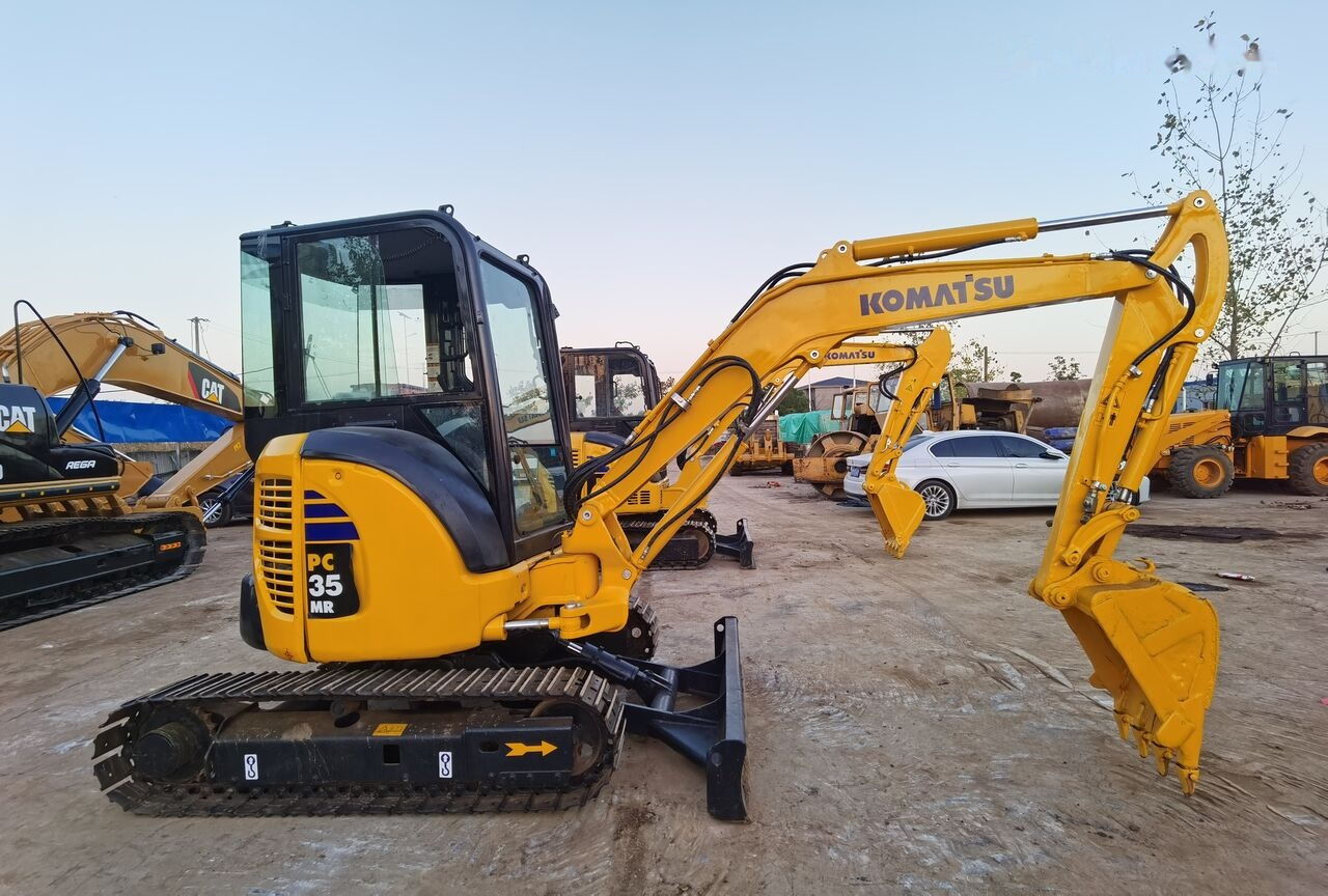 Komatsu PC35 - Mini bager: slika Komatsu PC35 - Mini bager Komatsu PC35 - Mini bager: slika Komatsu PC35 - Mini bager