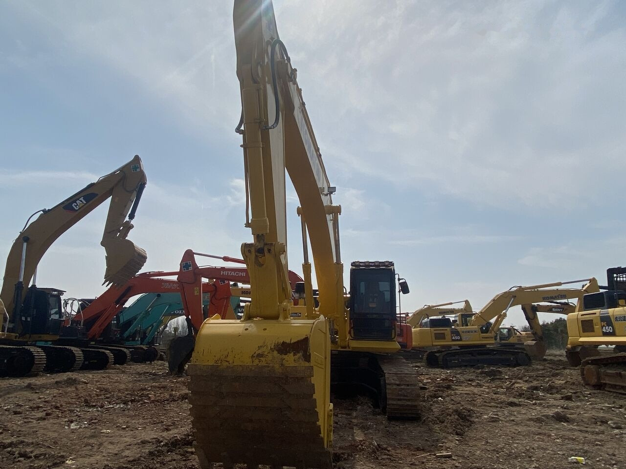 Komatsu PC350 - Bager gusjeničar: slika Komatsu PC350 - Bager gusjeničar Komatsu PC350 - Bager gusjeničar: slika Komatsu PC350 - Bager gusjeničar