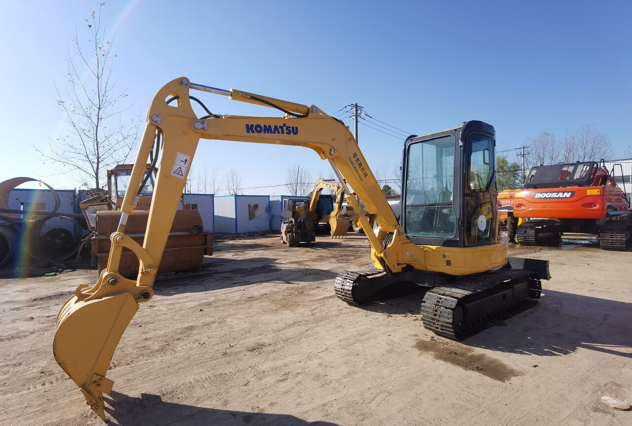 Komatsu PC40 - Mini bager: slika Komatsu PC40 - Mini bager Komatsu PC40 - Mini bager: slika Komatsu PC40 - Mini bager