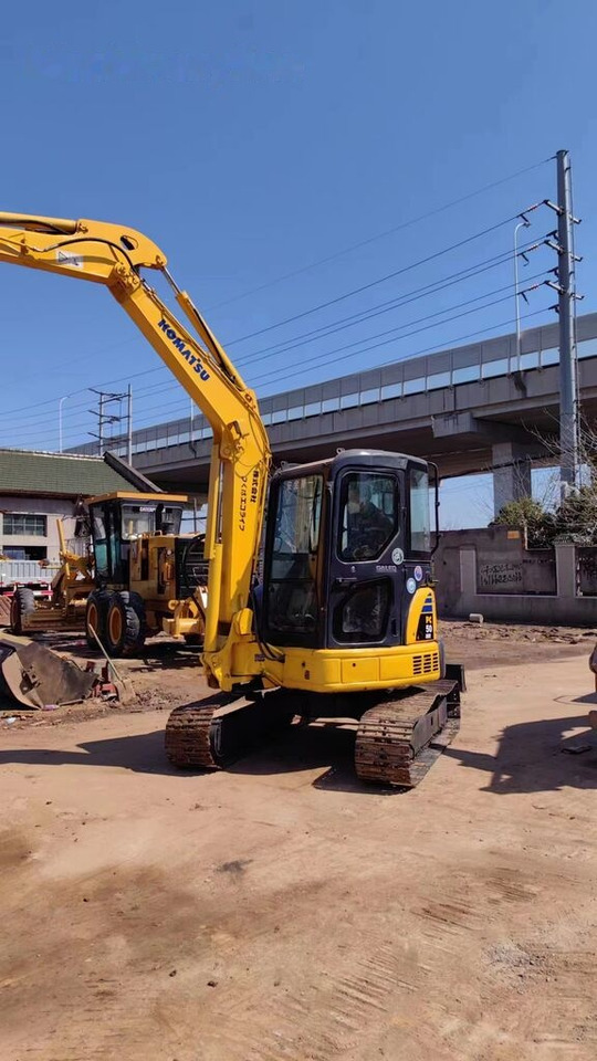 Komatsu PC50MR-2 - Mini bager: slika Komatsu PC50MR-2 - Mini bager Komatsu PC50MR-2 - Mini bager: slika Komatsu PC50MR-2 - Mini bager