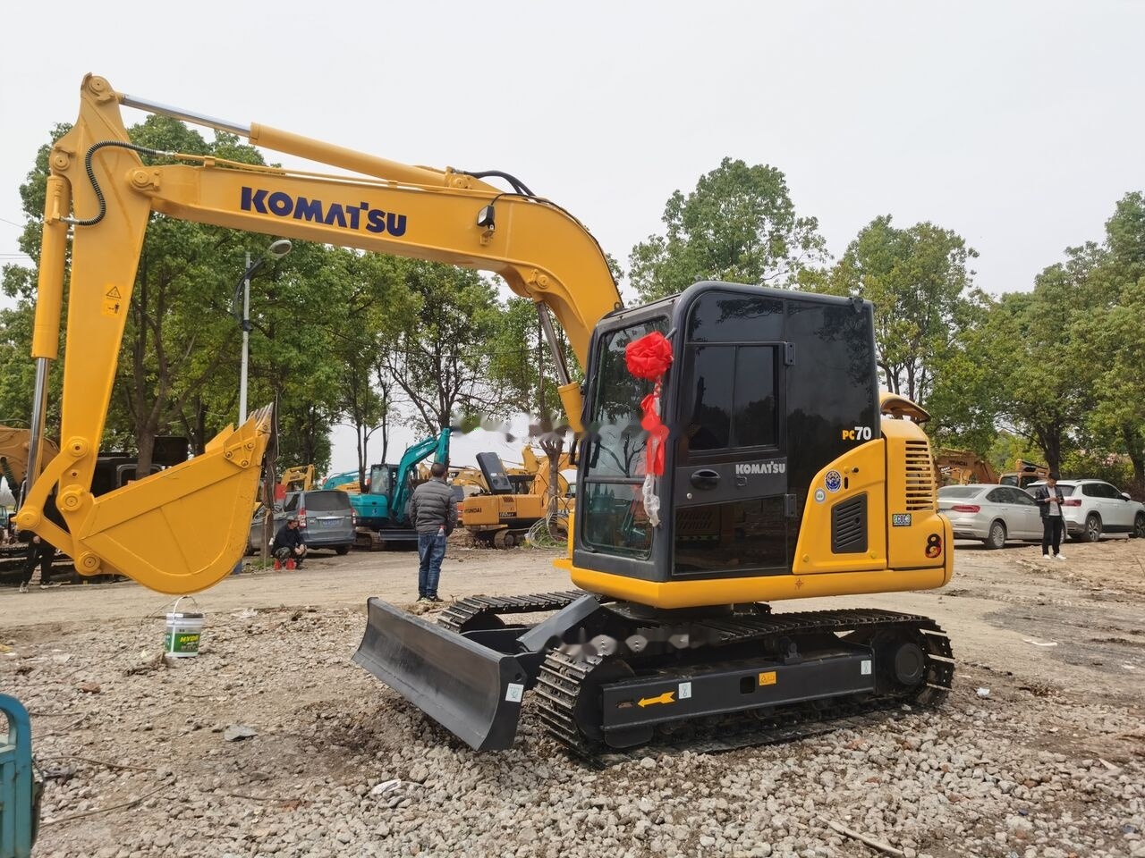 Komatsu PC70-8 - Bager gusjeničar: slika Komatsu PC70-8 - Bager gusjeničar Komatsu PC70-8 - Bager gusjeničar: slika Komatsu PC70-8 - Bager gusjeničar