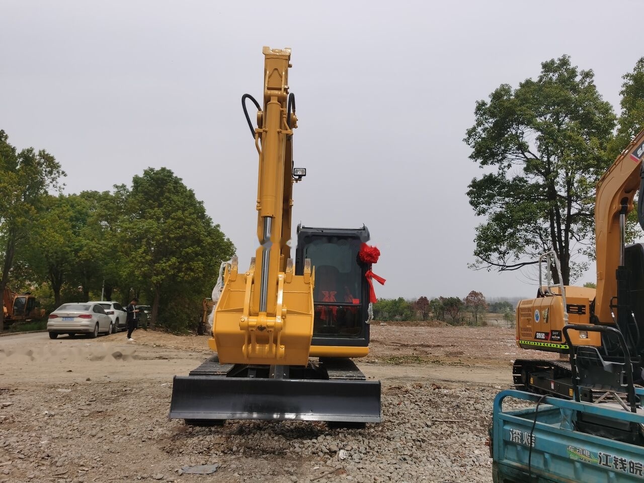 Komatsu PC70-8 - Bager gusjeničar: slika Komatsu PC70-8 - Bager gusjeničar Komatsu PC70-8 - Bager gusjeničar: slika Komatsu PC70-8 - Bager gusjeničar