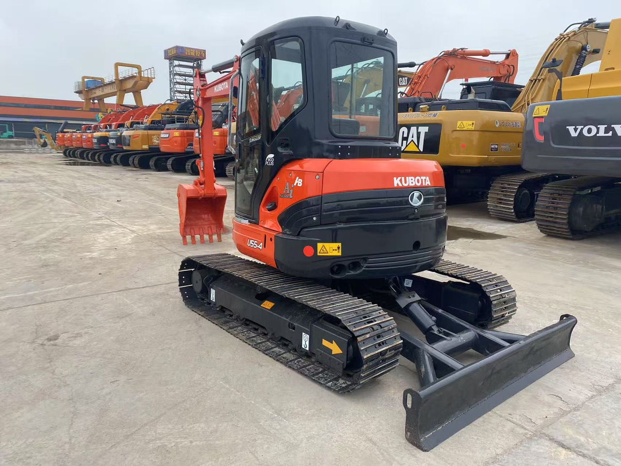 Kubota U55-4 - Mini bager: slika Kubota U55-4 - Mini bager Kubota U55-4 - Mini bager: slika Kubota U55-4 - Mini bager