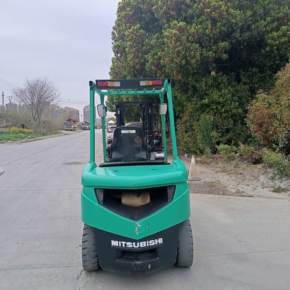 Mitsubishi FD30 - Diesel viličar: slika Mitsubishi FD30 - Diesel viličar Mitsubishi FD30 - Diesel viličar: slika Mitsubishi FD30 - Diesel viličar