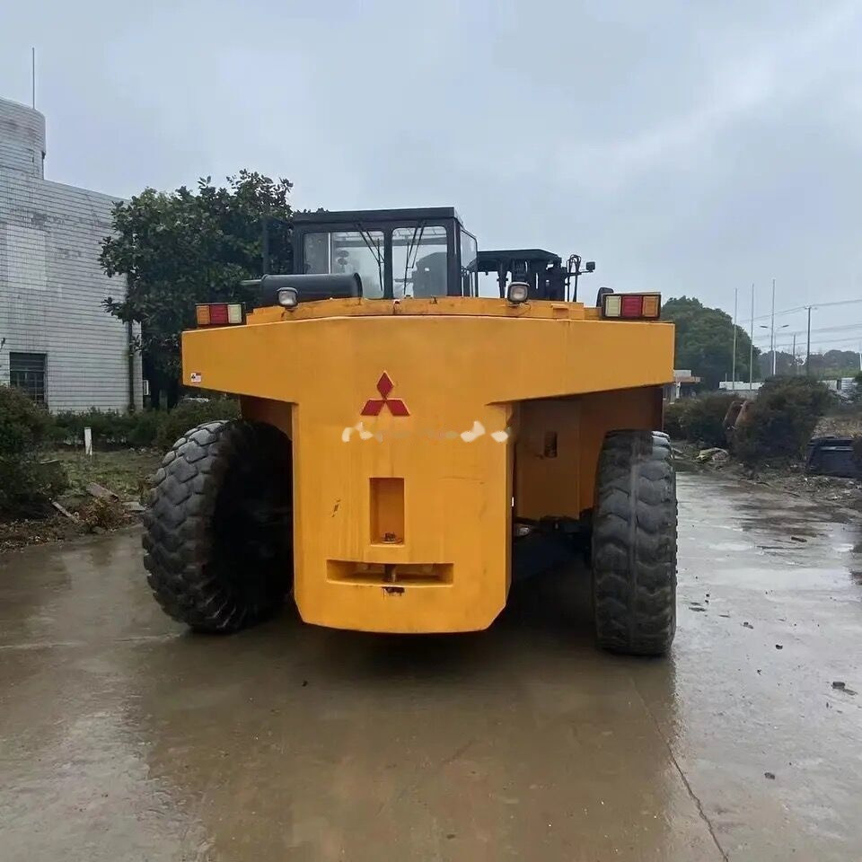 Mitsubishi FD320 - Diesel viličar: slika Mitsubishi FD320 - Diesel viličar Mitsubishi FD320 - Diesel viličar: slika Mitsubishi FD320 - Diesel viličar