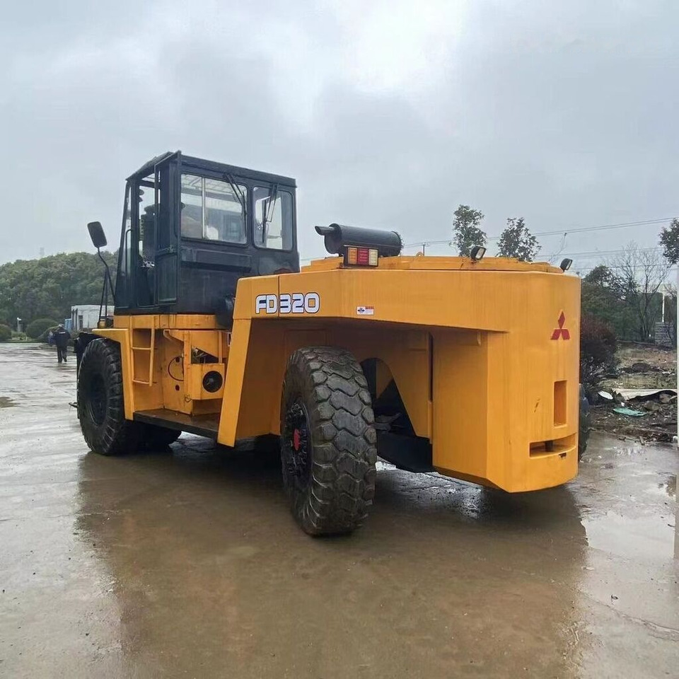 Mitsubishi FD320 - Diesel viličar: slika Mitsubishi FD320 - Diesel viličar Mitsubishi FD320 - Diesel viličar: slika Mitsubishi FD320 - Diesel viličar