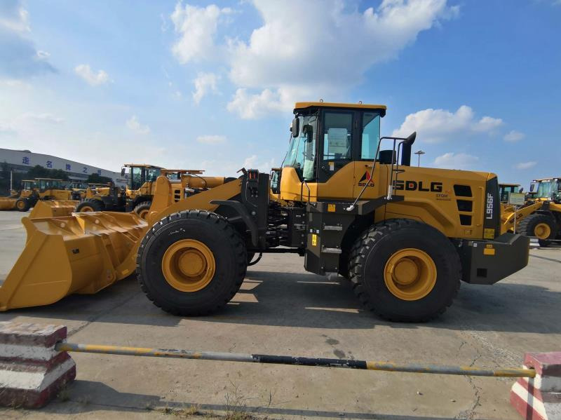 SDLG 956F - Utovarivač na kotačima: slika SDLG 956F - Utovarivač na kotačima SDLG 956F - Utovarivač na kotačima: slika SDLG 956F - Utovarivač na kotačima