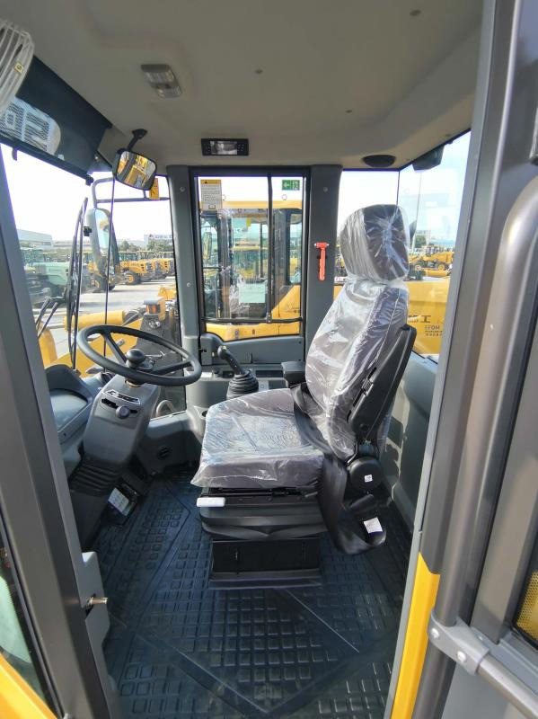 SDLG 956F - Utovarivač na kotačima: slika SDLG 956F - Utovarivač na kotačima SDLG 956F - Utovarivač na kotačima: slika SDLG 956F - Utovarivač na kotačima