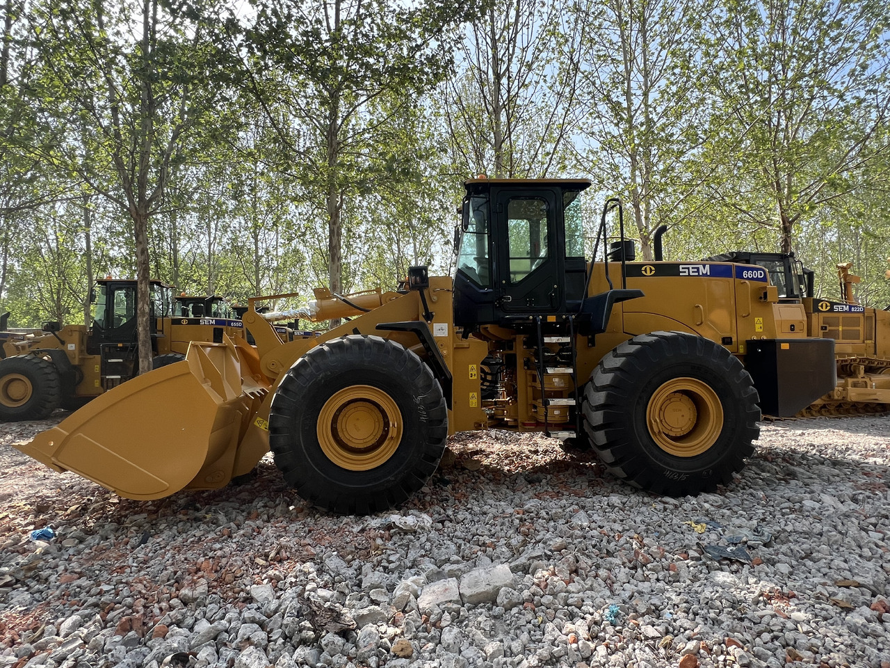 SEM SEM660D - Utovarivač na kotačima: slika SEM SEM660D - Utovarivač na kotačima SEM SEM660D - Utovarivač na kotačima: slika SEM SEM660D - Utovarivač na kotačima