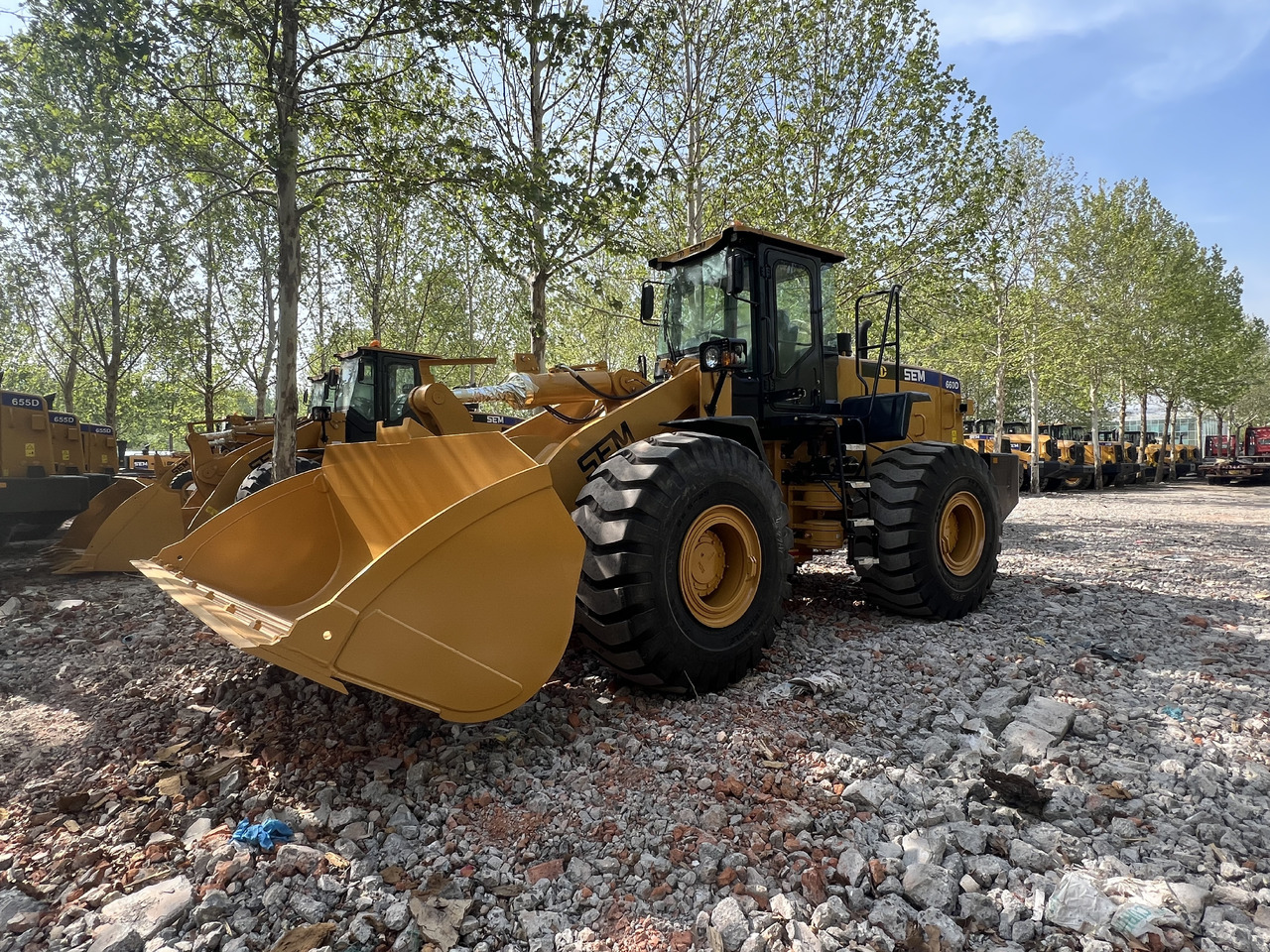 SEM SEM660D - Utovarivač na kotačima: slika SEM SEM660D - Utovarivač na kotačima SEM SEM660D - Utovarivač na kotačima: slika SEM SEM660D - Utovarivač na kotačima