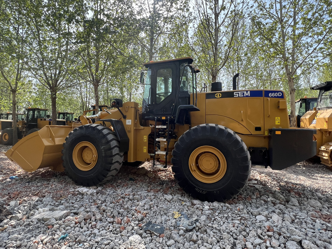 SEM SEM660D - Utovarivač na kotačima: slika SEM SEM660D - Utovarivač na kotačima SEM SEM660D - Utovarivač na kotačima: slika SEM SEM660D - Utovarivač na kotačima