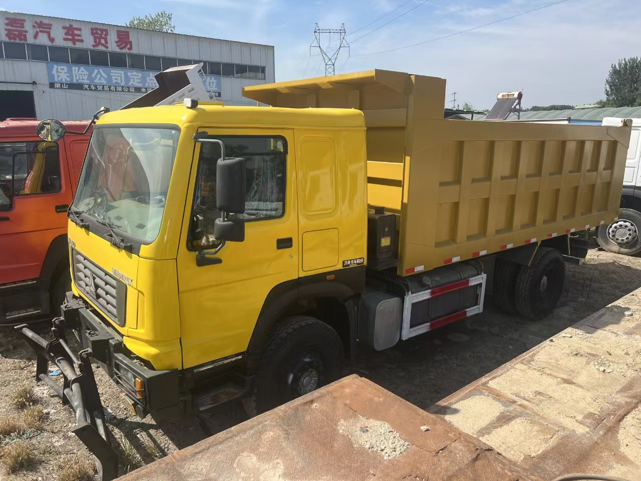 SINOTRUK HOWO 4x2 - Kiper: slika SINOTRUK HOWO 4x2 - Kiper SINOTRUK HOWO 4x2 - Kiper: slika SINOTRUK HOWO 4x2 - Kiper