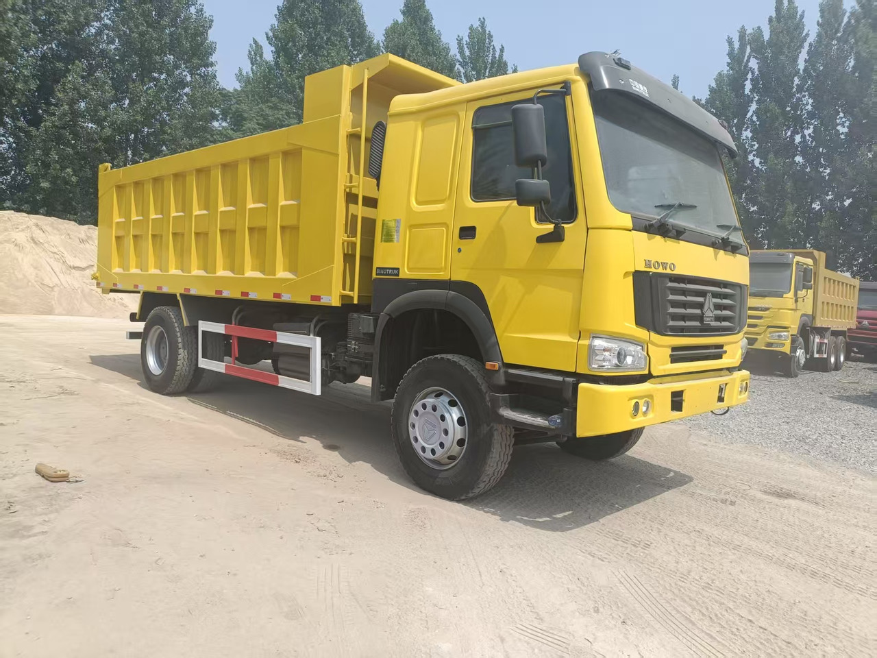 SINOTRUK HOWO 4x2 - Kiper: slika SINOTRUK HOWO 4x2 - Kiper SINOTRUK HOWO 4x2 - Kiper: slika SINOTRUK HOWO 4x2 - Kiper