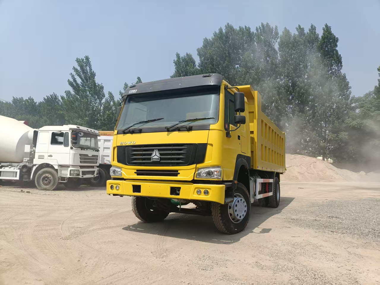 SINOTRUK HOWO 4x2 - Kiper: slika SINOTRUK HOWO 4x2 - Kiper SINOTRUK HOWO 4x2 - Kiper: slika SINOTRUK HOWO 4x2 - Kiper