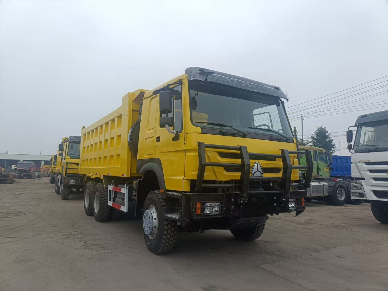 SINOTRUK HOWO 6x4 - Kiper: slika SINOTRUK HOWO 6x4 - Kiper SINOTRUK HOWO 6x4 - Kiper: slika SINOTRUK HOWO 6x4 - Kiper