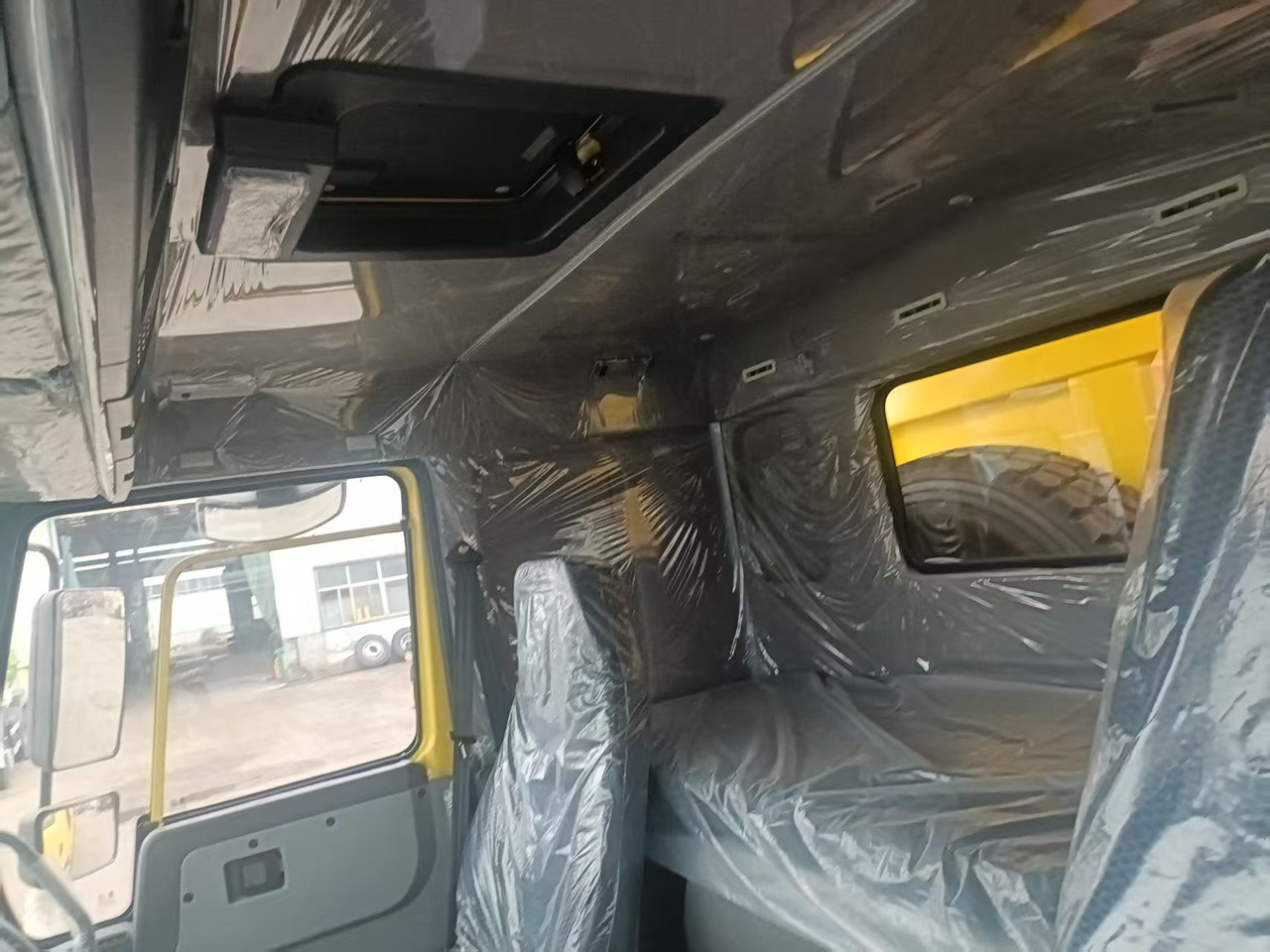 Kiper SINOTRUK HOWO 6x4: slika Kiper SINOTRUK HOWO 6x4