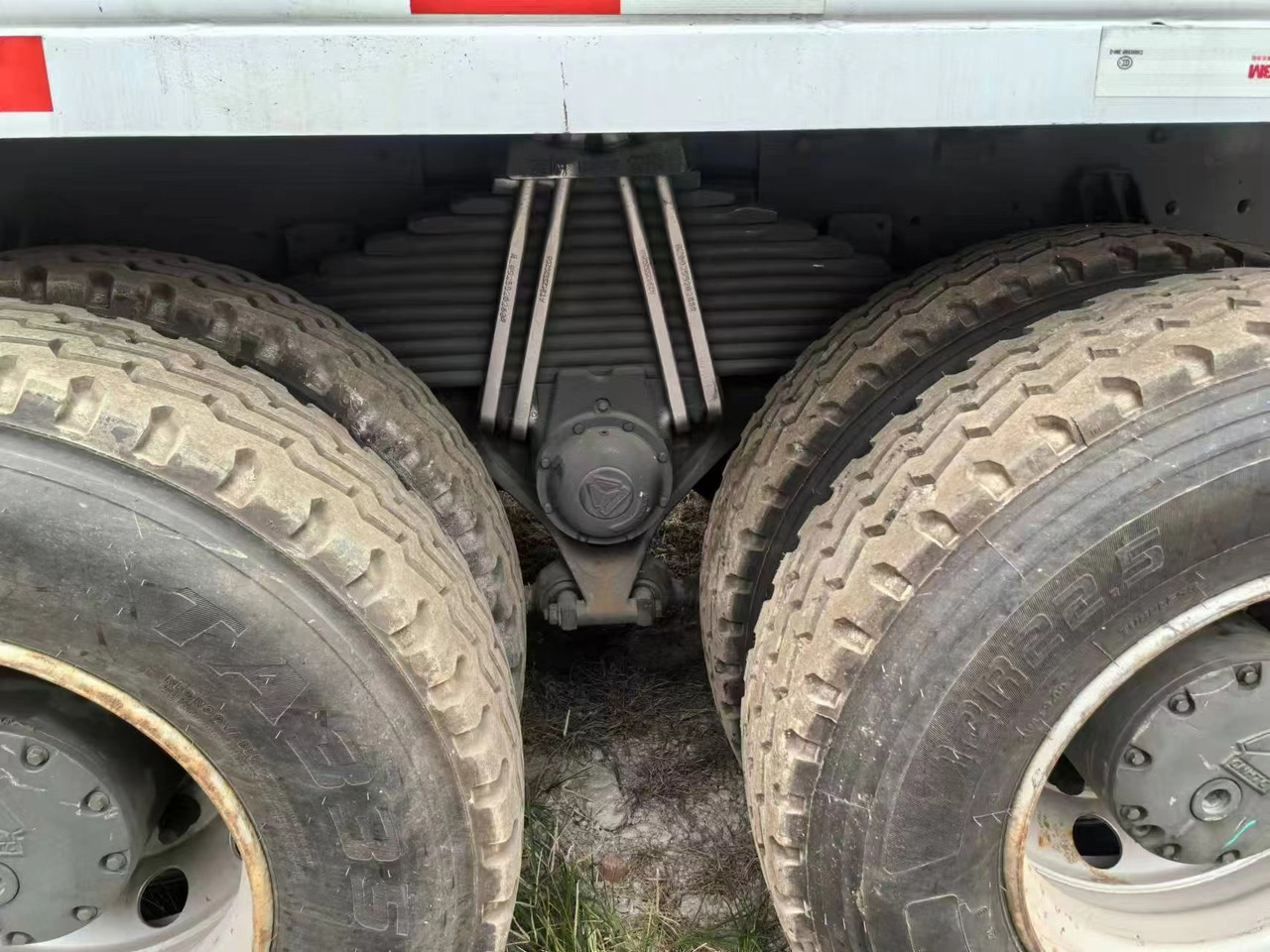 Kamion hladnjača SINOTRUK HOWO 6x4: slika Kamion hladnjača SINOTRUK HOWO 6x4