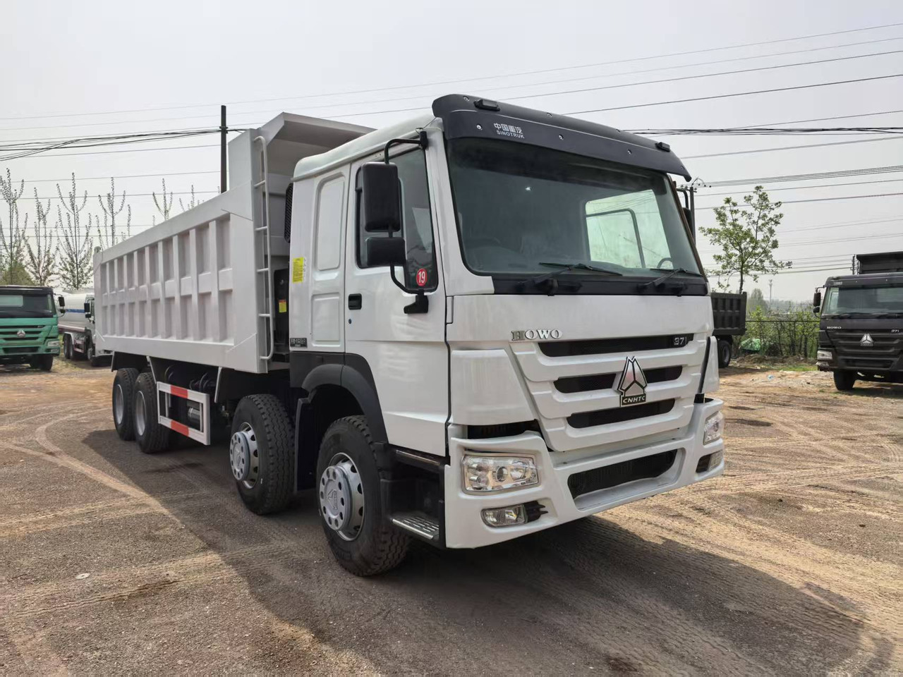 SINOTRUK HOWO 8x4 - Kiper: slika SINOTRUK HOWO 8x4 - Kiper SINOTRUK HOWO 8x4 - Kiper: slika SINOTRUK HOWO 8x4 - Kiper