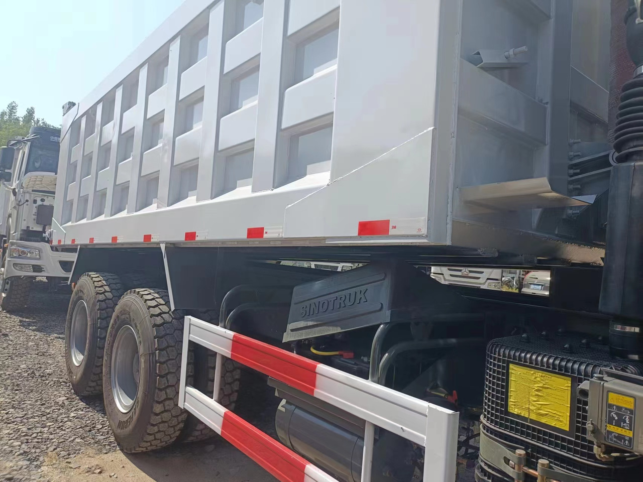 SINOTRUK HOWO - Kiper: slika SINOTRUK HOWO - Kiper SINOTRUK HOWO - Kiper: slika SINOTRUK HOWO - Kiper