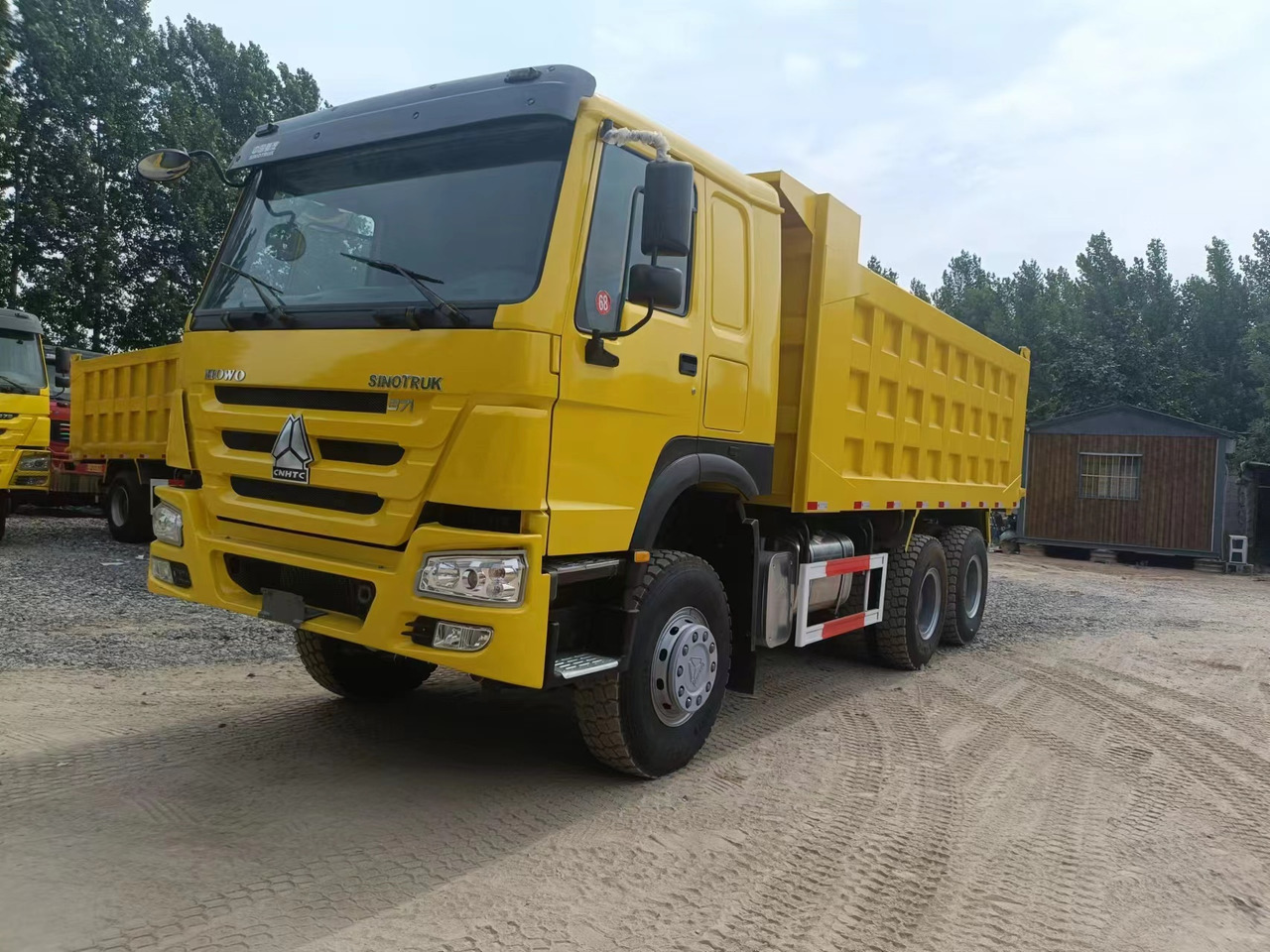 Kiper SINOTRUK HOWO: slika Kiper SINOTRUK HOWO Kiper SINOTRUK HOWO: slika Kiper SINOTRUK HOWO