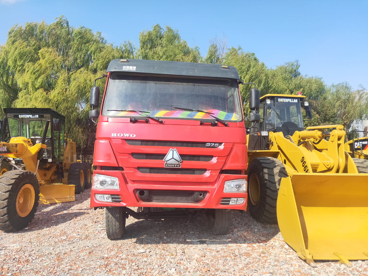 SINOTRUK HOWO - Kiper: slika SINOTRUK HOWO - Kiper SINOTRUK HOWO - Kiper: slika SINOTRUK HOWO - Kiper