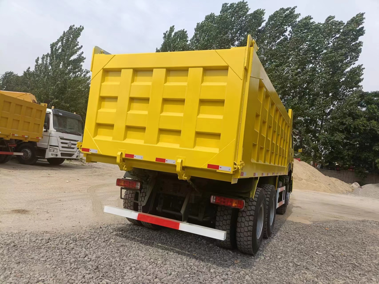 Kiper SINOTRUK HOWO: slika Kiper SINOTRUK HOWO Kiper SINOTRUK HOWO: slika Kiper SINOTRUK HOWO