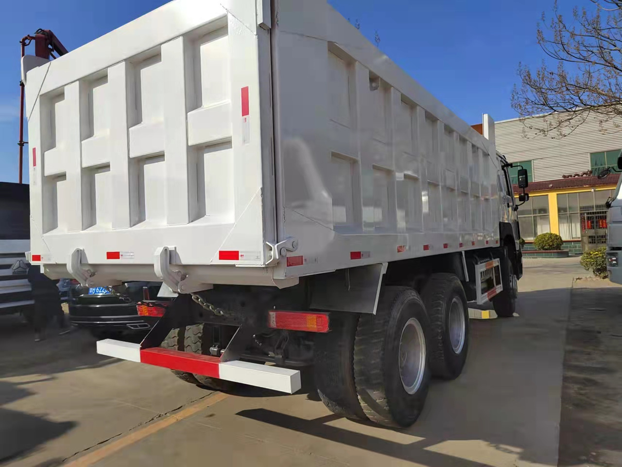 SINOTRUK HOWO - Kiper: slika SINOTRUK HOWO - Kiper SINOTRUK HOWO - Kiper: slika SINOTRUK HOWO - Kiper