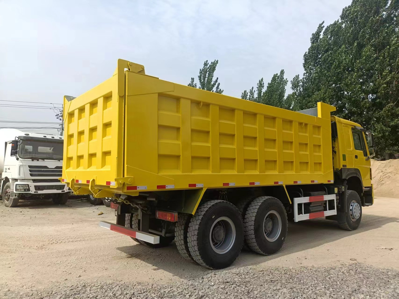 SINOTRUK HOWO - Kiper: slika SINOTRUK HOWO - Kiper SINOTRUK HOWO - Kiper: slika SINOTRUK HOWO - Kiper